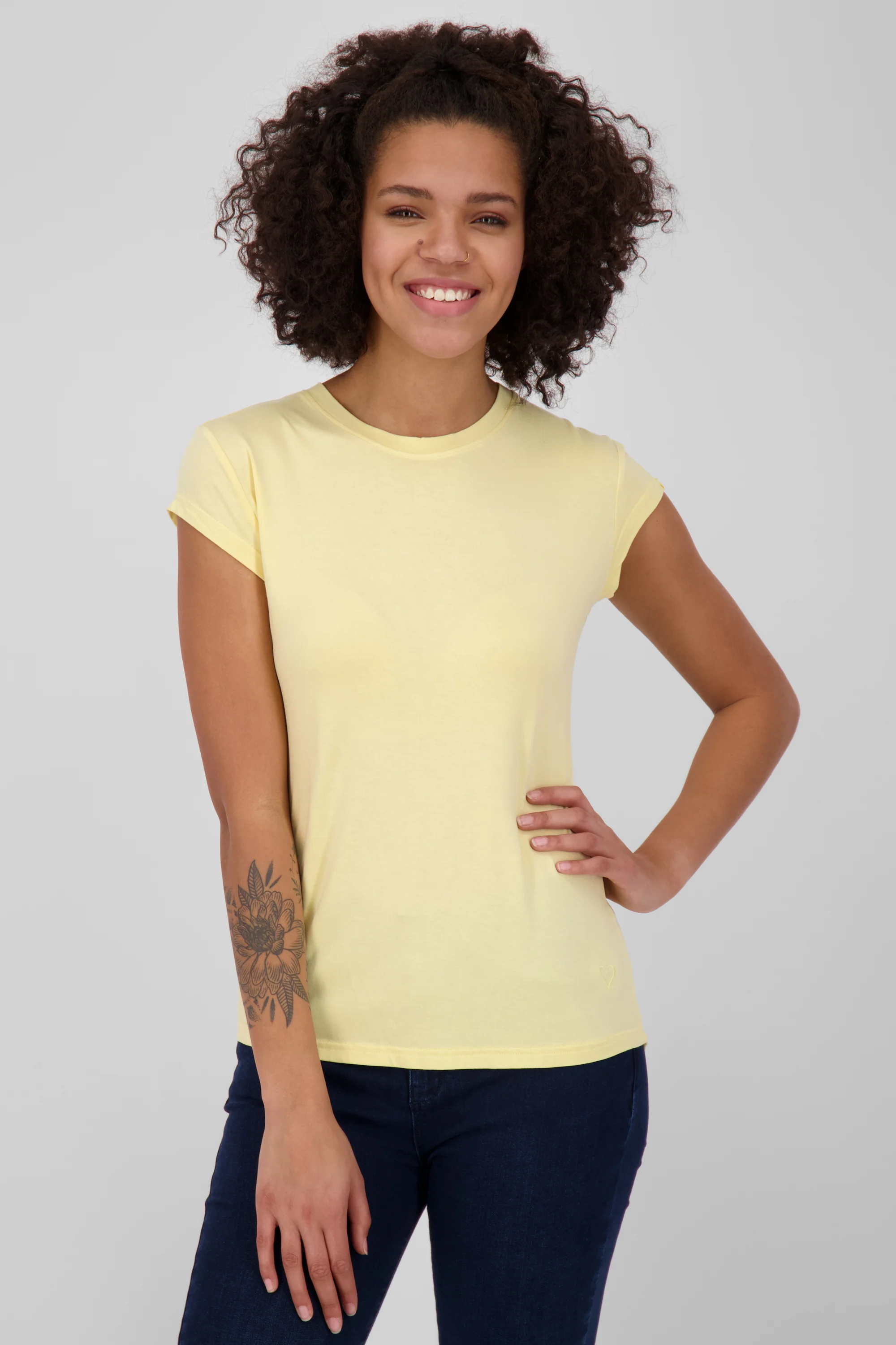 Bild von Vielseitiges Basic-Shirt für stylische Outfits: MimmyAK A von Alife and Kickin Gelb