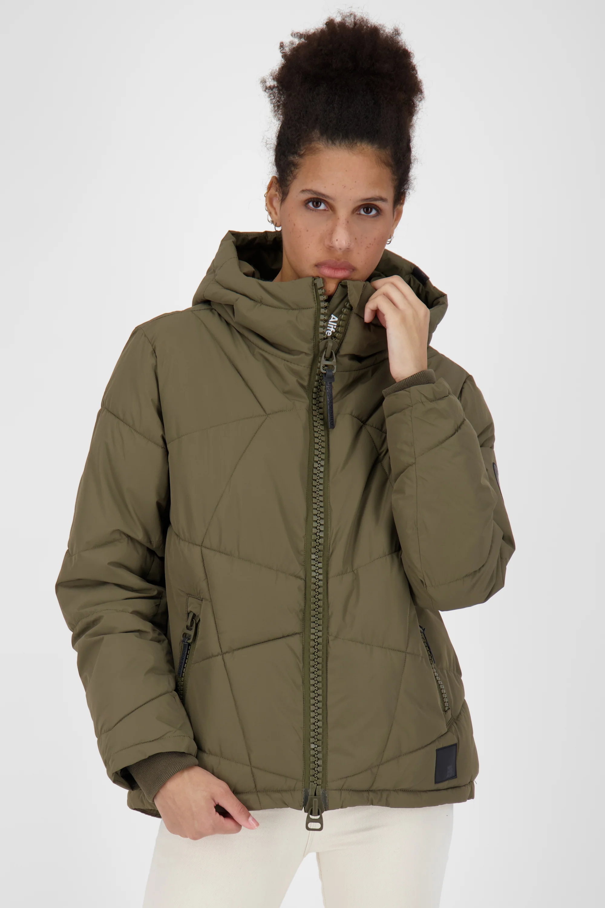 Bild von ALIFE and Kickin KasandraAK A Jacket – Damen Winterjacke Kurz – Warm & Stylisch für Kalte Tage – Perfekt für Herbst & Winter – Bequeme Jacke für den Alltag Stone XS