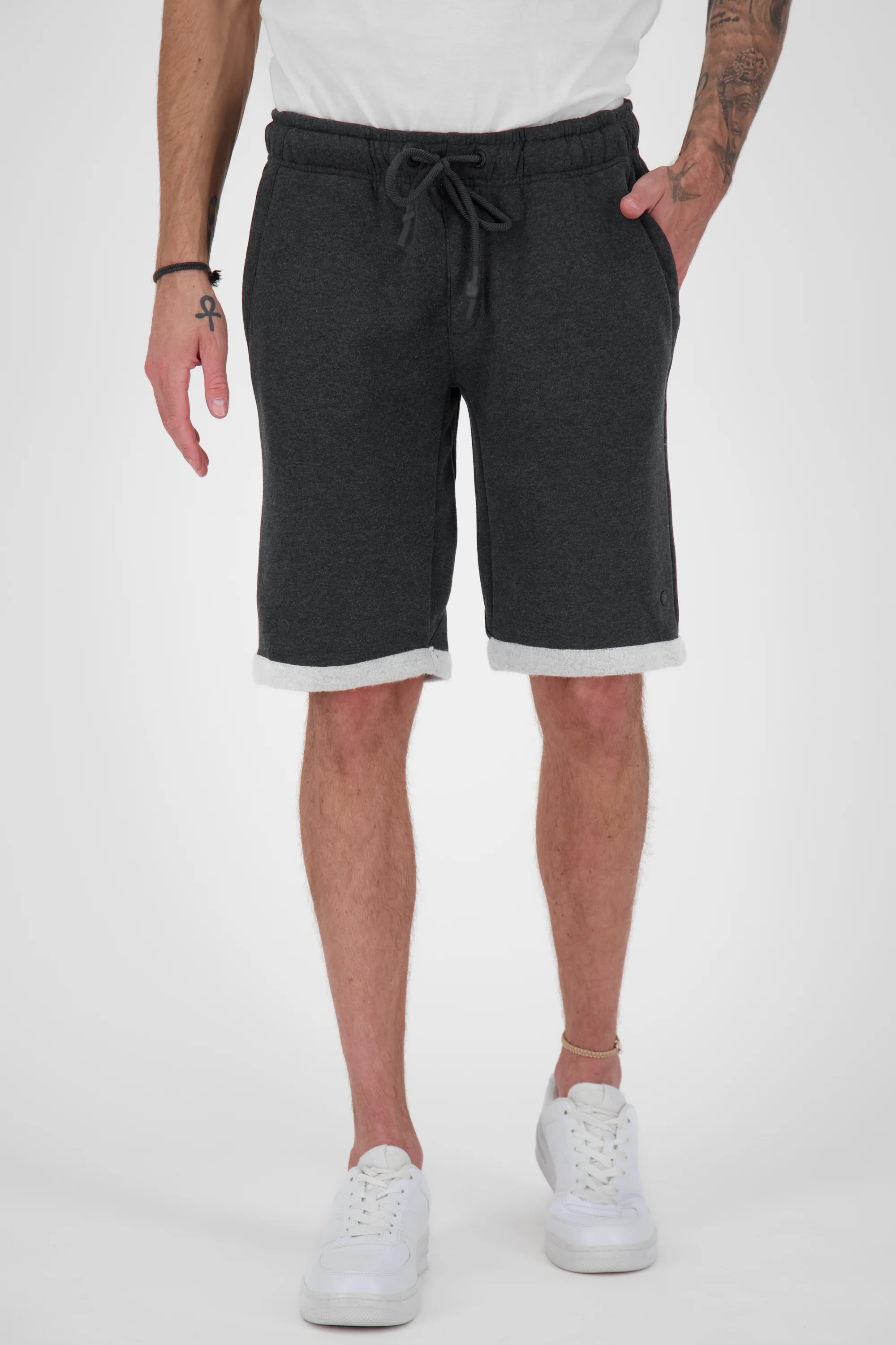 Bild von JumperAK A Herrenshorts - bequemer und stylischer Look für Herren Schwarz