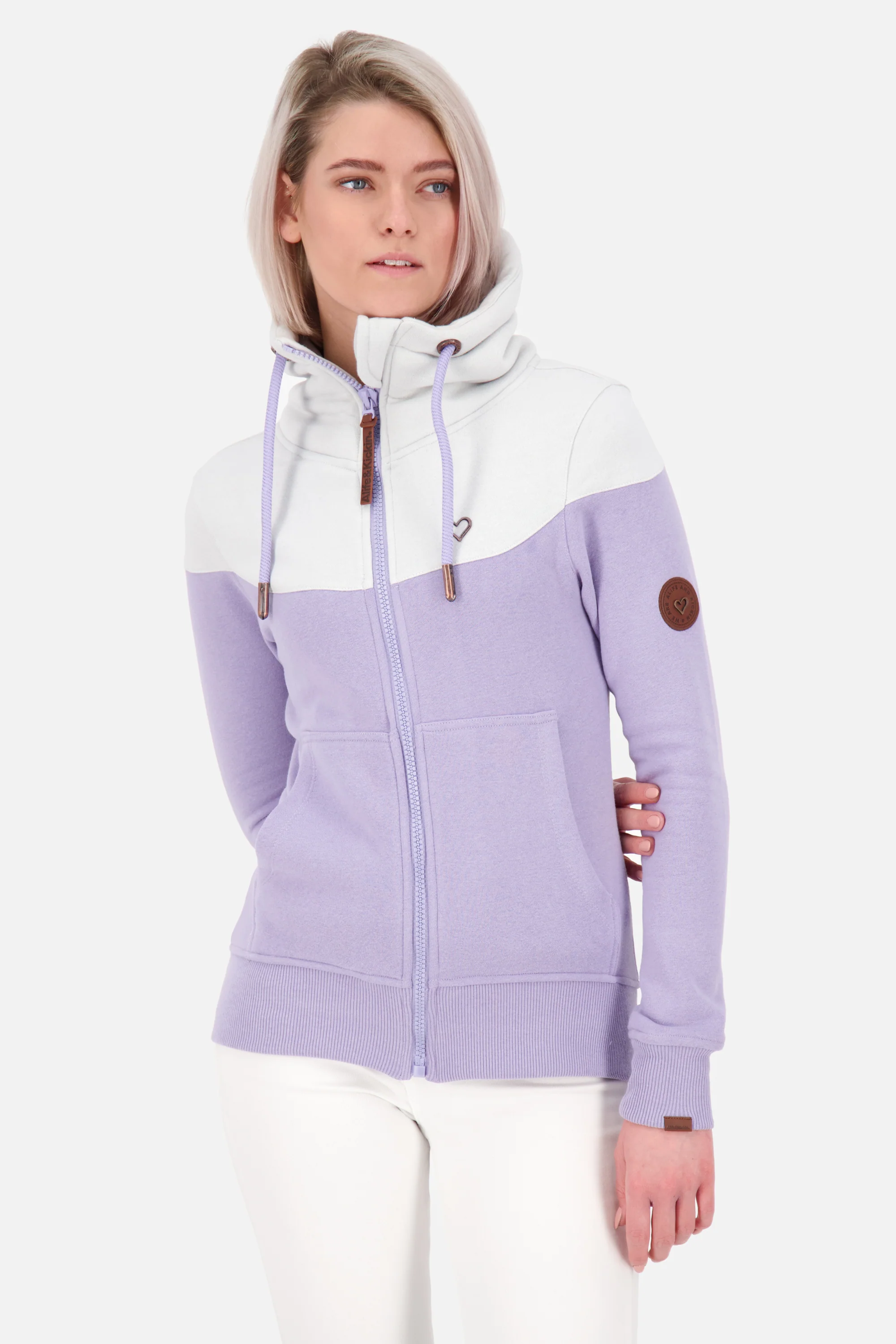 Bild von ValenaAK A - Leicht taillierte Damensweatjacke von Alife and Kickin Violett