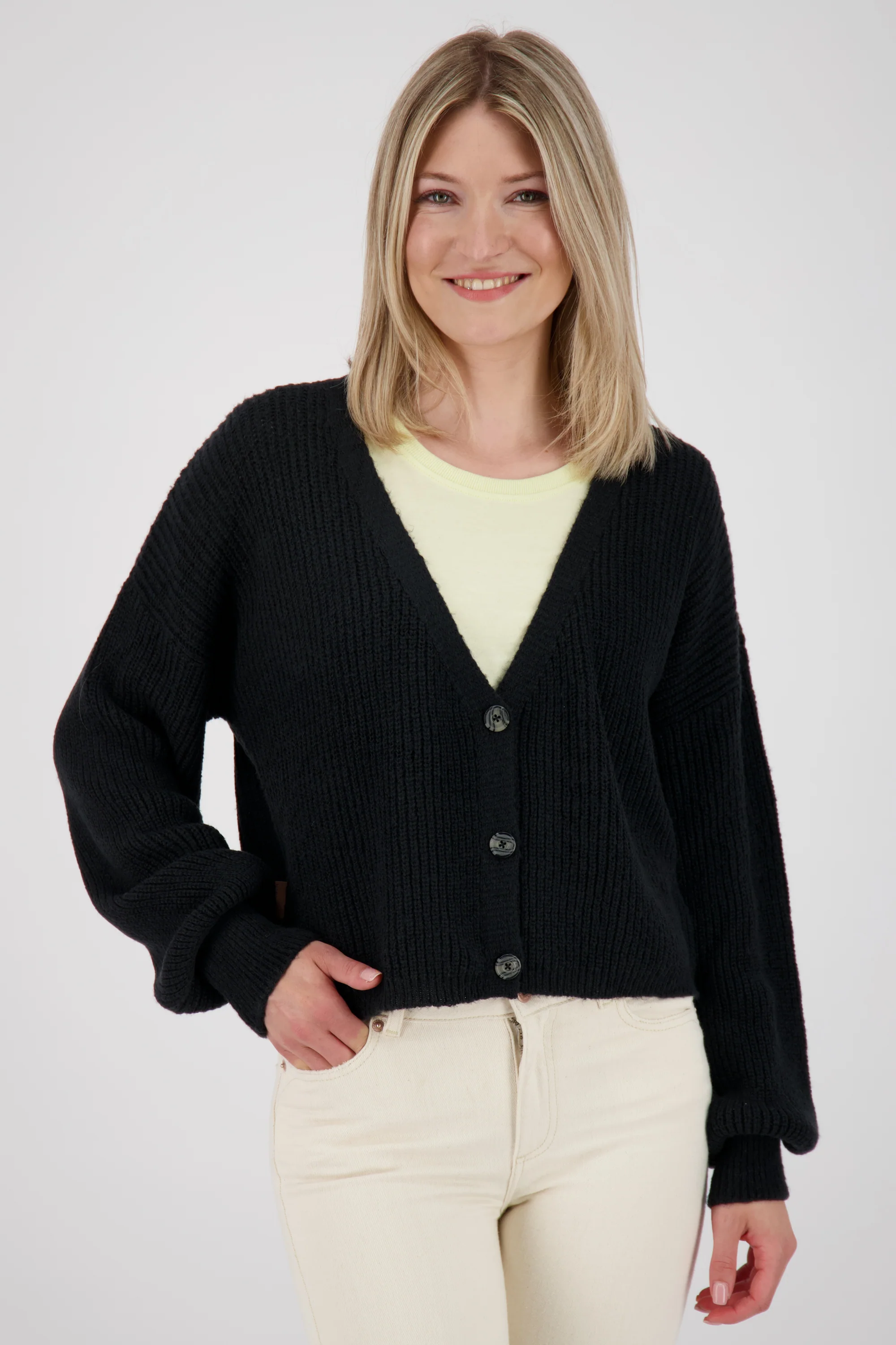 Bild von KrissyAK Damen Strickjacke - Praktische Knopfleiste und hochwertiges Material Schwarz