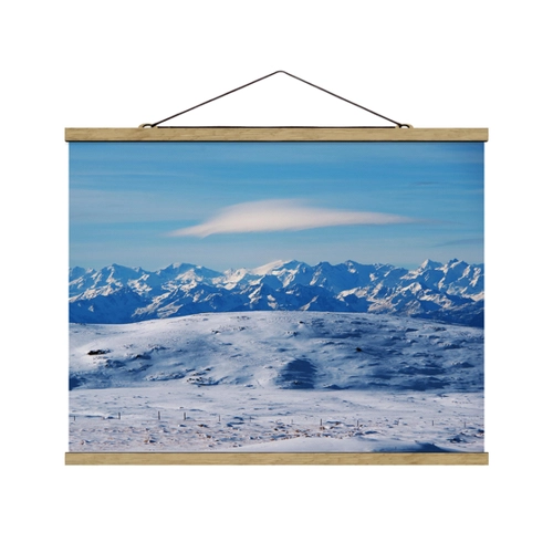 Bild von Stoffbild Verschneite Bergwelt – Ein harmonisches Wohnaccessoire