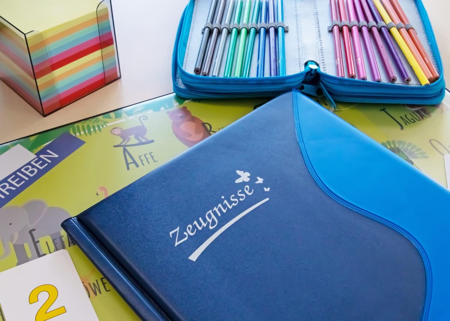 Bild von Idena 20103 - Zeugnismappe DIN A4, 12 Hüllen, dokumentenecht, blau, Dokumentenmappe, 1 Stück