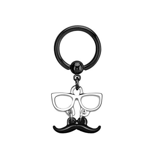 Bild von Stylisches Adelia's Intimpiercing mit Brille und Bart