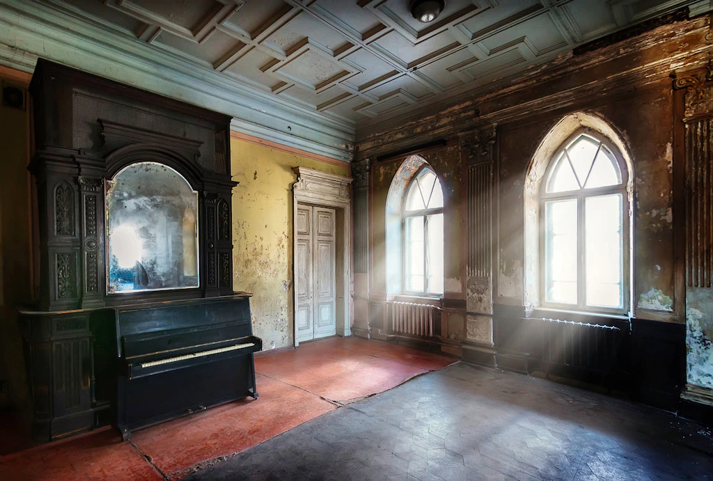 Bild von Papermoon Fototapete "Verlassenes Haus"