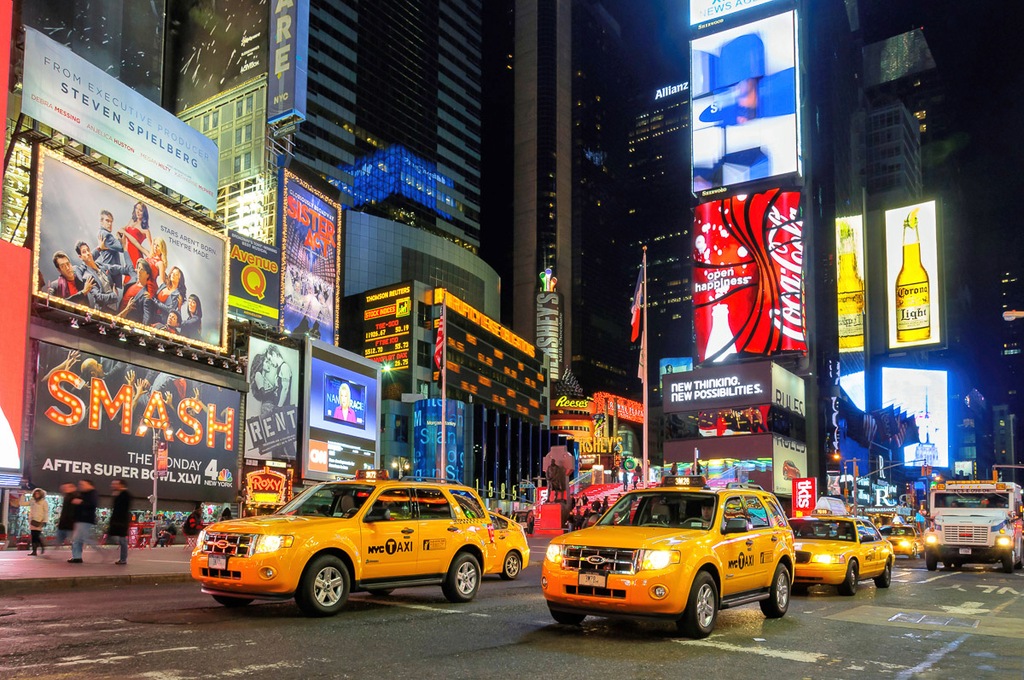 Bild von Papermoon Fototapete "New York Taxis"