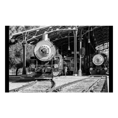 Bild von Papermoon Fototapete Bahnhof Schwarz & Weiß