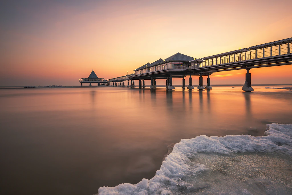 Bild von Papermoon Fototapete "Photo-Art ROBIN OELSCHLEGEL, EISZEIT"
