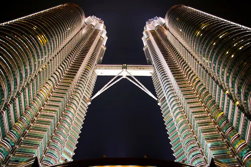 Bild von Papermoon Fototapete "SKYLINE-NEW YORK CITY SINGAPORE HONG KONG WANDBILD XXL"