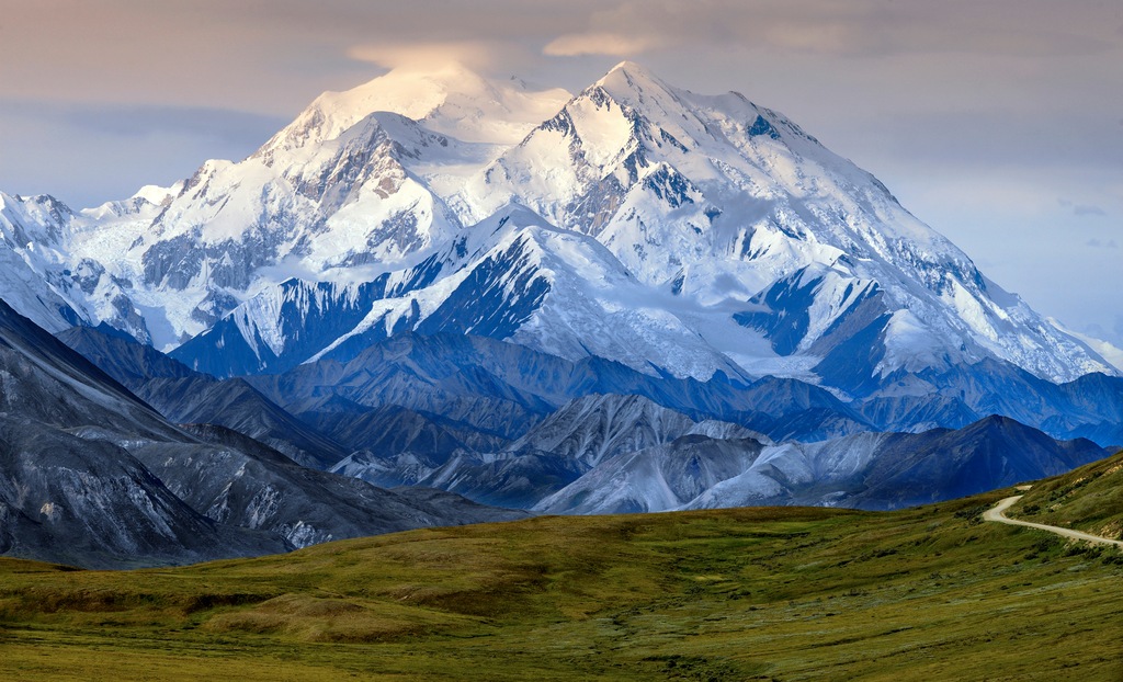 Bild von Papermoon Fototapete "MOUNT MCKINLEY-ALASKY GEBIRGE WALD BERGE SONNE ALPEN"