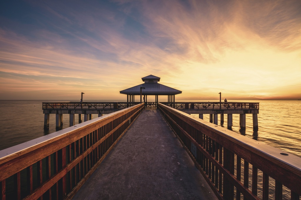 Bild von Papermoon Fototapete "HOLZ-BRÜCKE-FLORIDA PIER STEG MEER SEE STRAND SONNE"