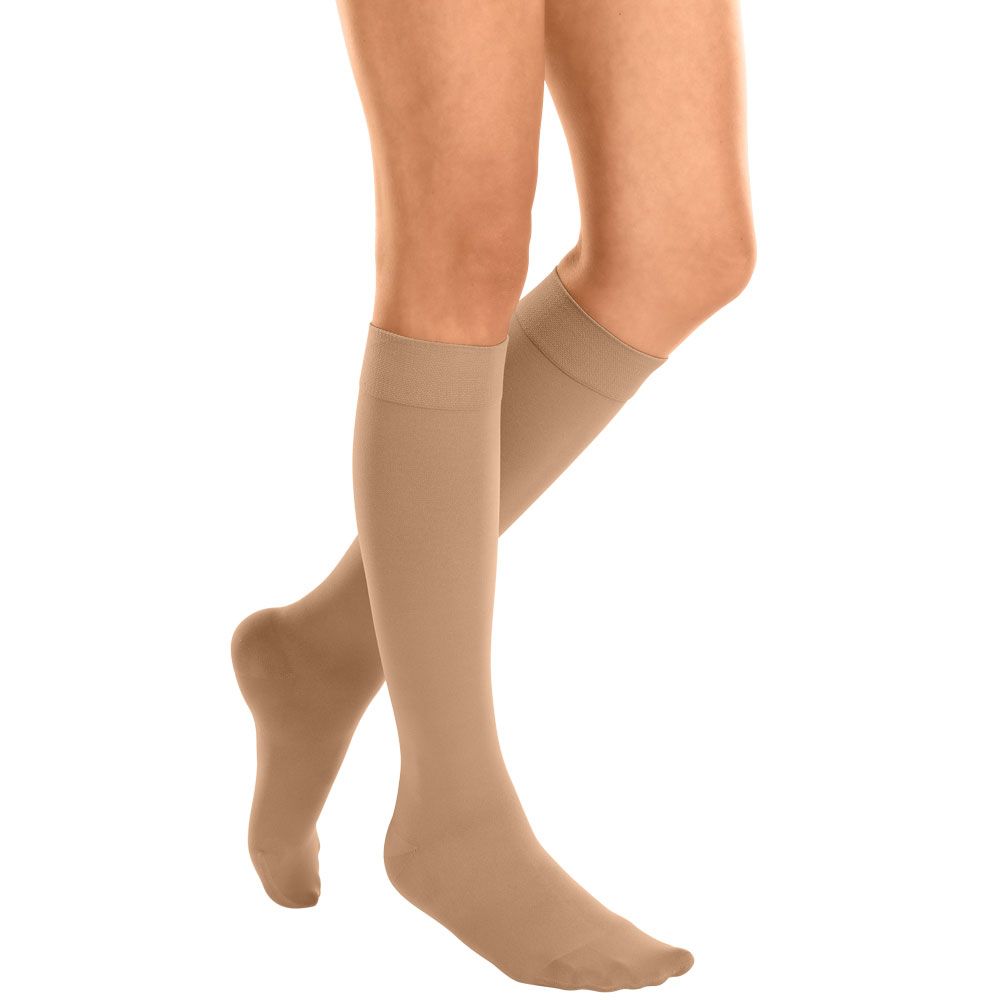 Bild von mediven® cotton CCL2 AD Kompressionsstrümpfe kurz (34-38 cm) mit Trikotabschlussrand