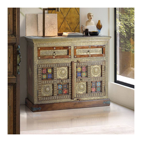 Bild von Elegante Holzkommode im orientalischen Stil
