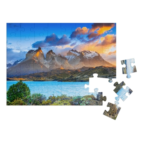 Bild von Puzzle „Sonnenaufgang am Pehoe See im Torres Del Paine Nationalpark, Chile“