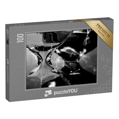 Bild von puzzleYOU: Puzzle 200 Teile „Detail Einer gläsernen Sanduhr, schwarz-weiß“