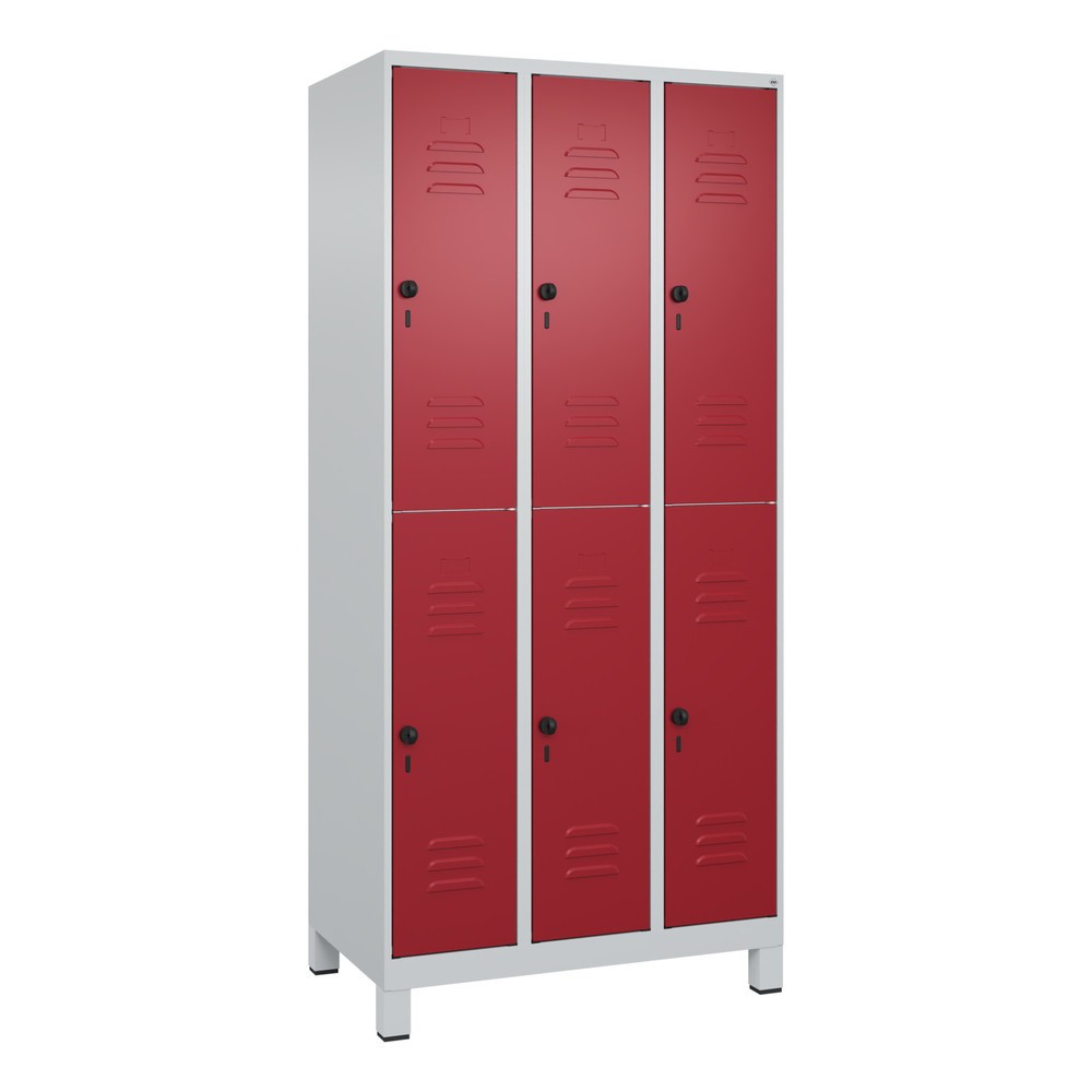 Bild von C+P Doppelstock-Spind Classic PLUS, Füße, 3 Abteile, HxBxT 1.950 x 900 x 500 mm, lichtgrau, rubinrot, 6 Fächer, für Vorhängeschloss