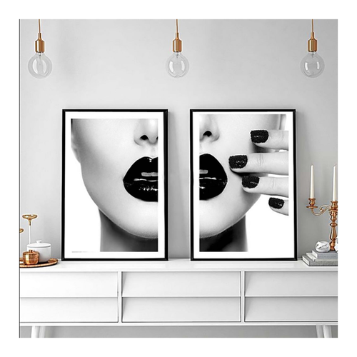 Bild von TPFLiving Poster Leinwand - Frau mit schwarzen Lippen und Fingernägeln