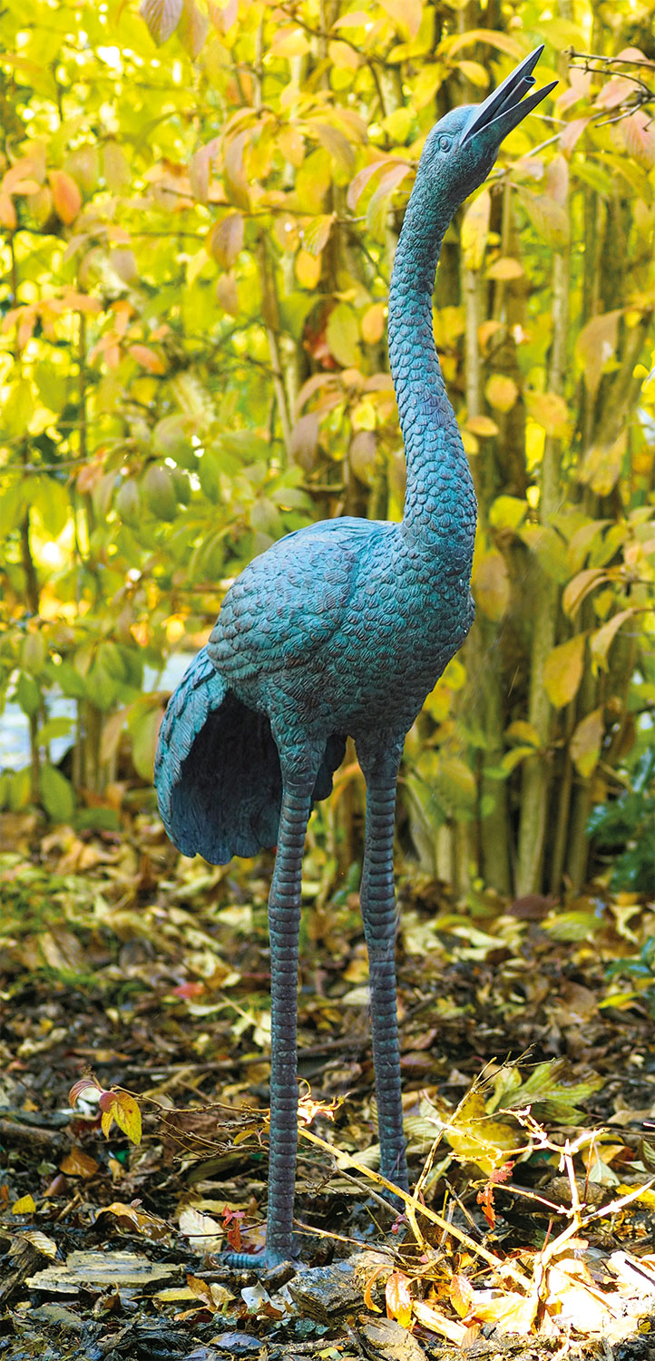 Bild von Gartenskulptur / Wasserspeier 'Kranich mit gestrecktem Hals', Bronze