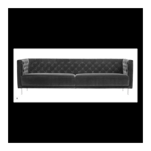 Bild von Elegantes Chesterfield-Sofa in Violett