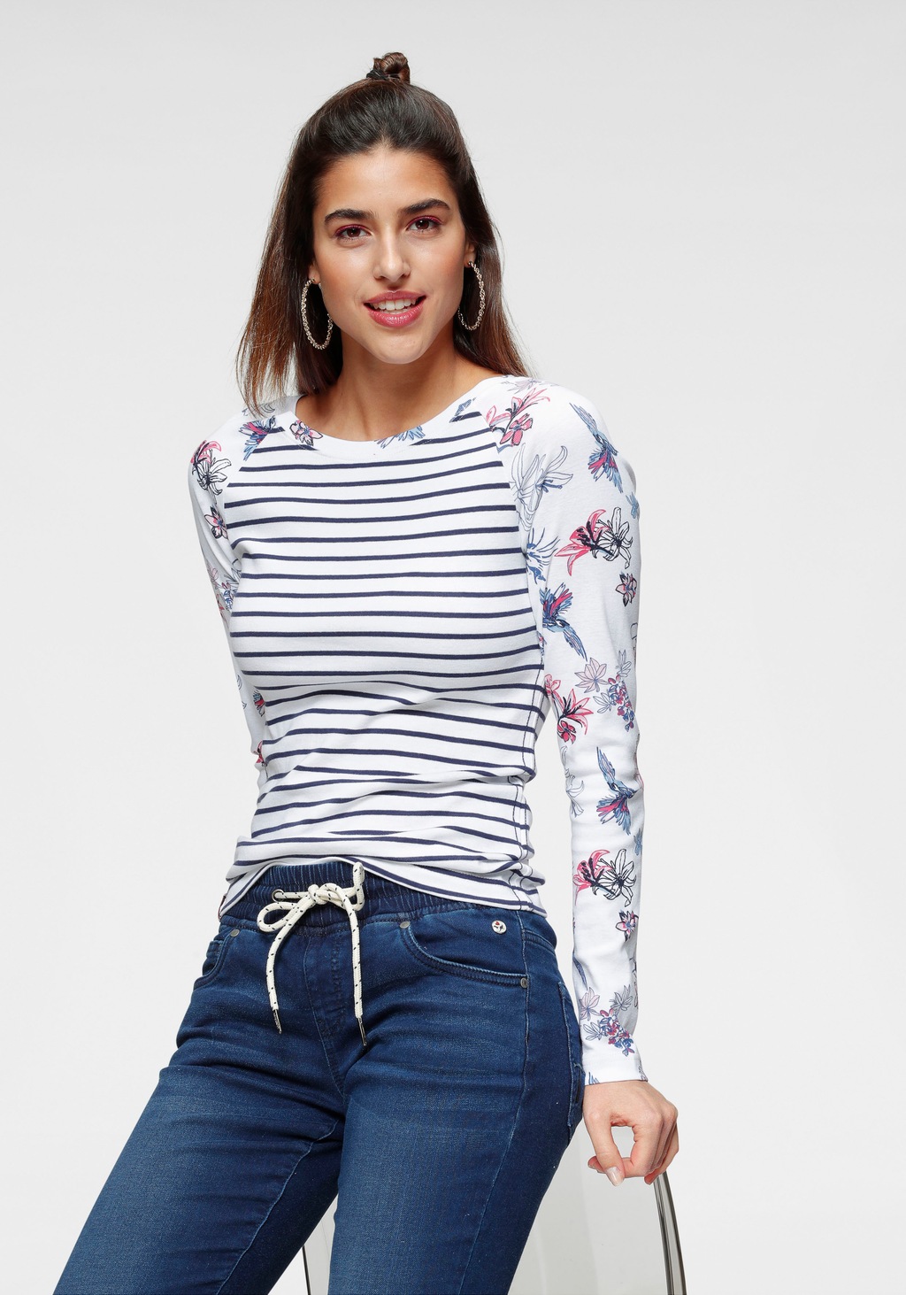 Bild von KangaROOS Langarmshirt, Langarm, sehr figurbetont, aus Baumwolle