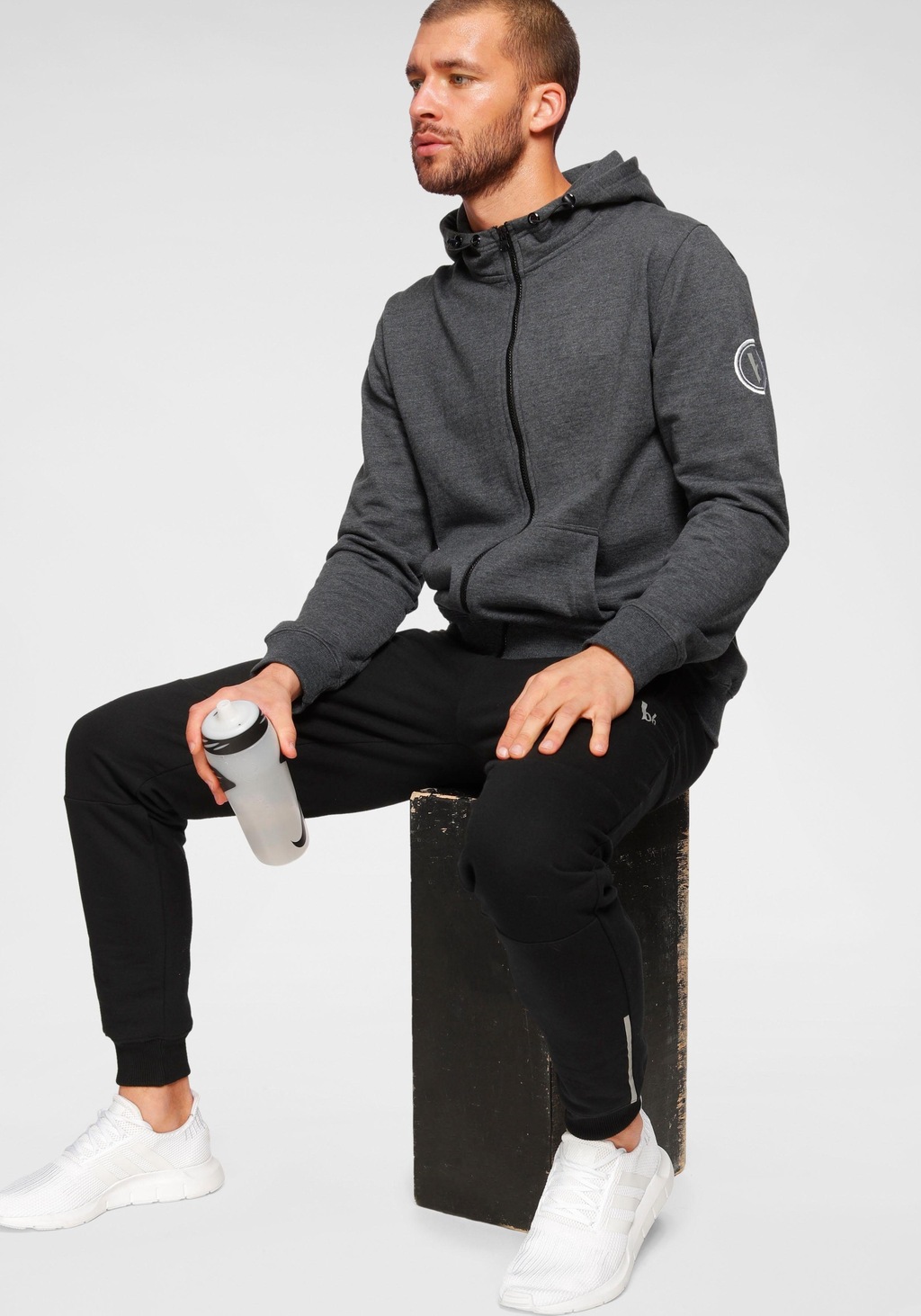 Bild von Bruno Banani Sportanzug "Comfort Fit", (Set, 2 tlg.)