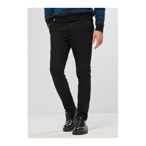 Bild von STREET ONE MEN Chinohose – Bequemlichkeit trifft auf stilvolles Design