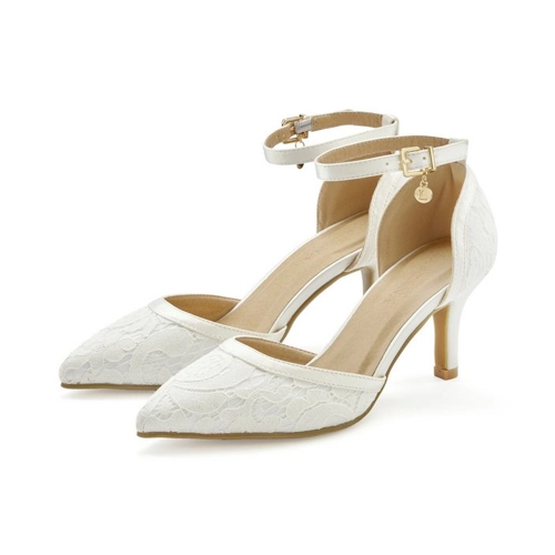 Bild von LASCANA Pumps: Elegante Riemchenpumps für besondere Anlässe