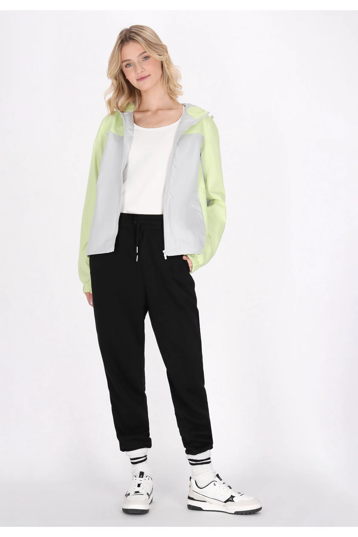 Bild von myMo ATHLSR Jacke Grau Regular Fit für Damen - L