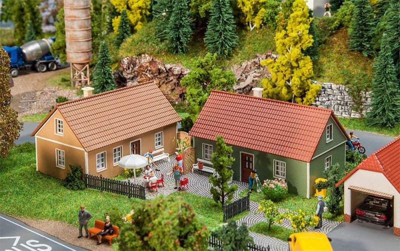 Bild von Faller Modelleisenbahn-Gebäude Faller 130607 H0 2er-Set Dorfhäuser
