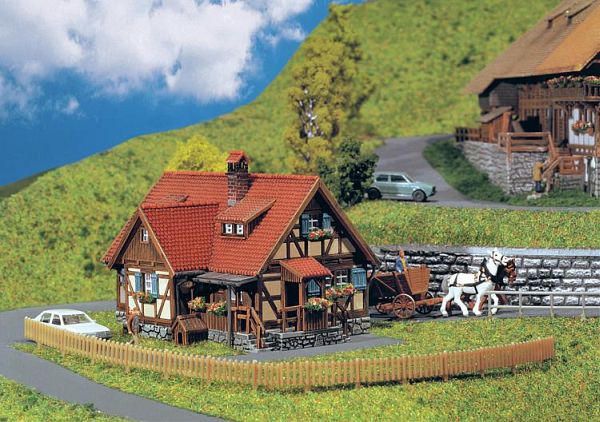 Bild von Faller Ländliches Fachwerkhaus (232340)