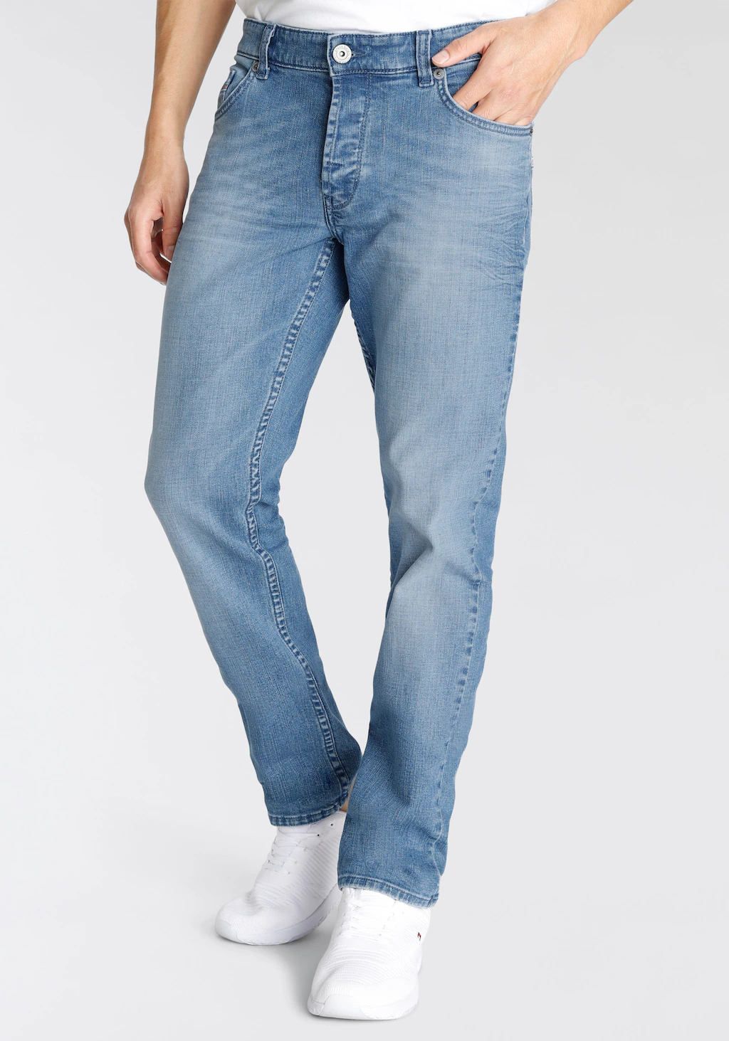 Bild von Bruno Banani Straight-Jeans "Dylan", gerade Beinform, Used-Waschung, niedrige Leibhöhe