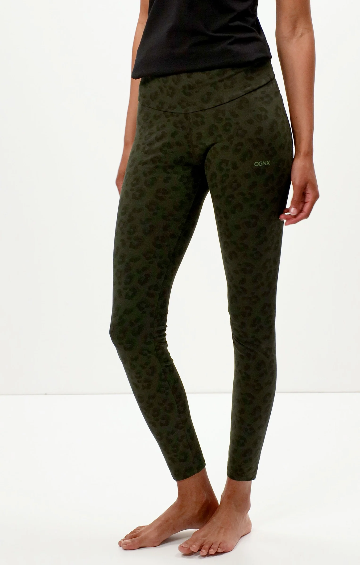Bild von OGNX Leggings Leo. Frauen Yoga Leggings Leo Muster grün, Gr. XS-XL, 84% Bio Baumwolle 16% Elastan. Nachhaltige Yogakleidung
