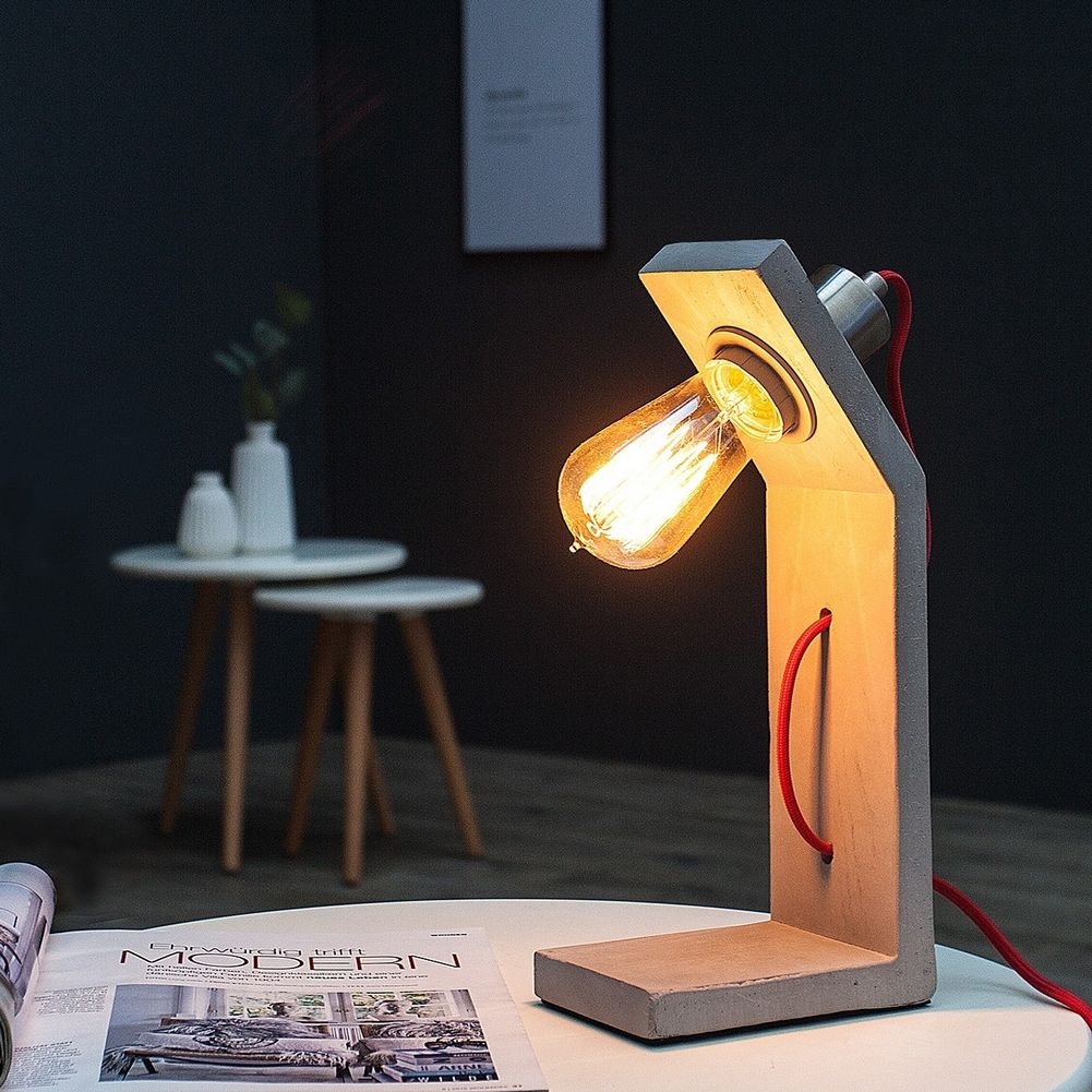 Bild von Tischlampe URBANO Grau in geknickter L-Form aus einem Block Feinbeton 30cm H?he