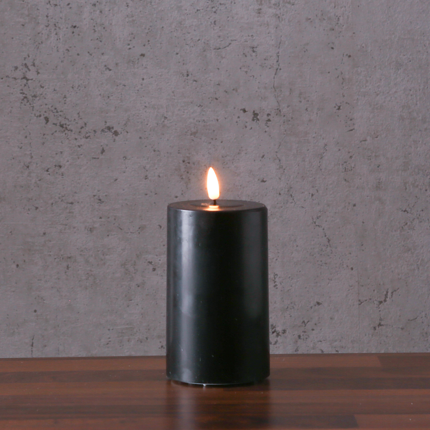 Bild von LED Stumpenkerze MIA - Echtwachs - realistische 3D Flamme - H: 12,5...