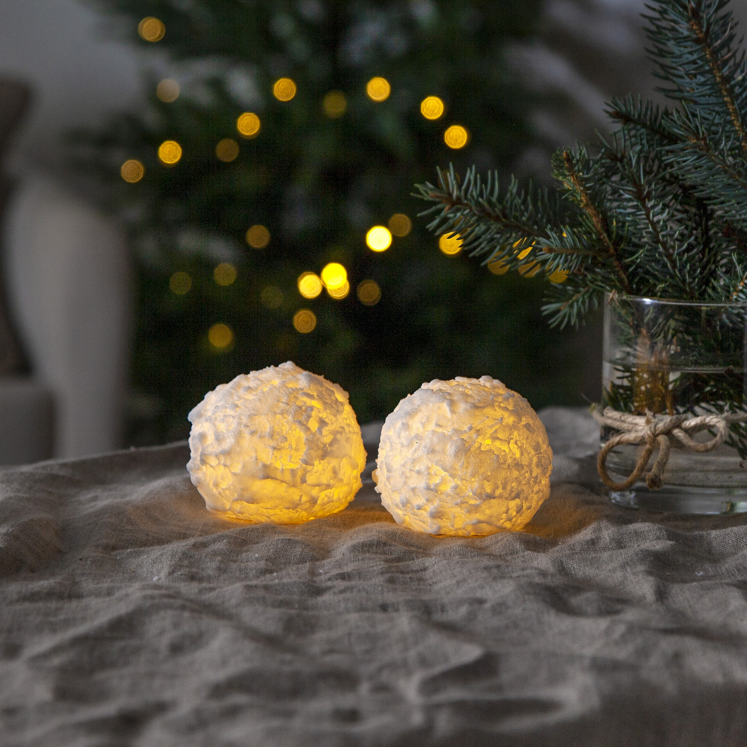 Bild von LED Kerzen Schneeball - Echtwachs - flackernde warmweiße LED - H: 7...