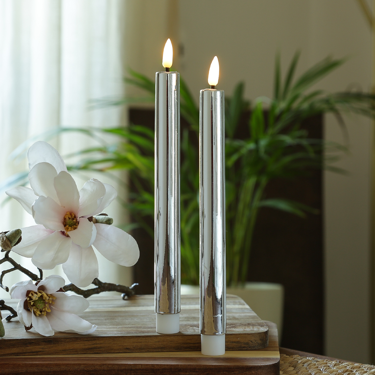 Bild von LED Stabkerzen - mit Lack - flackernd - H: 25cm - Timer - silber gl...