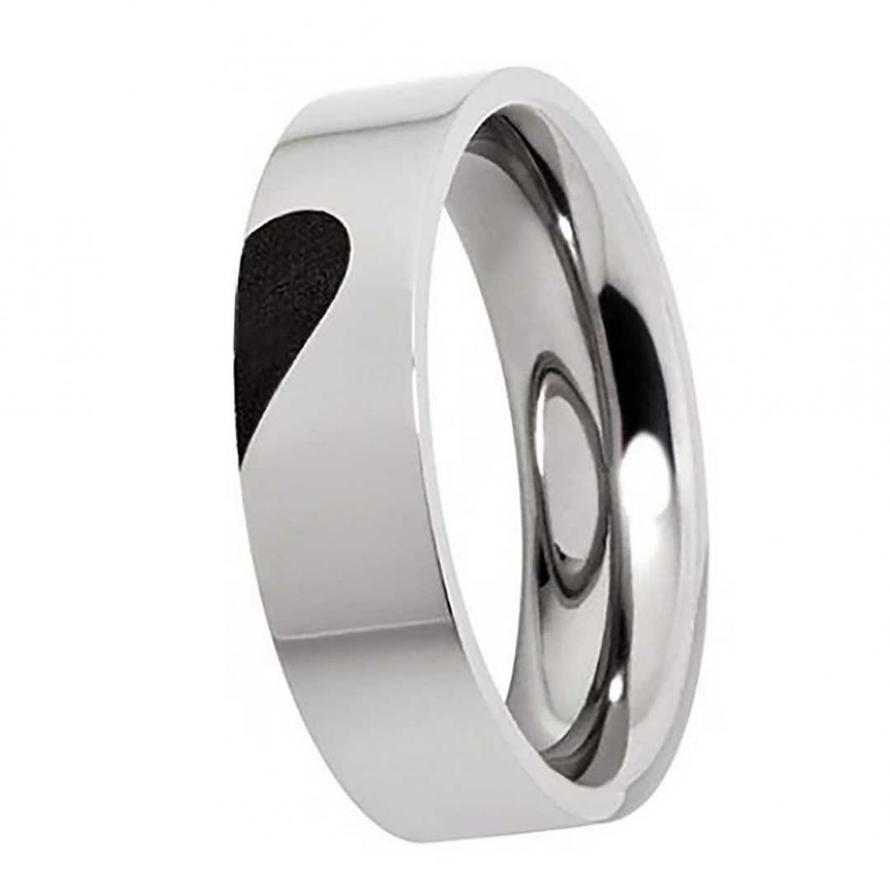 Bild von Herrenring Titanring HT023 mit Herz Gravur