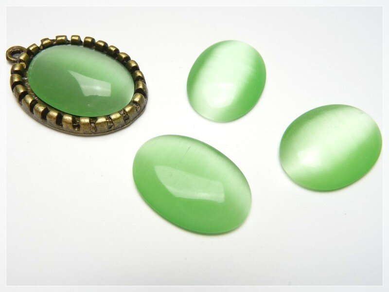 Bild von 6 Cabochon 18 * 13 Cateye Glas frühlingsgrün