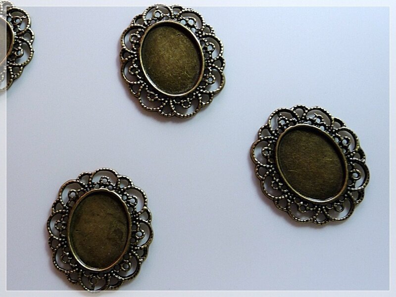 Bild von 3 Fassungen in antik Bronze für 24 x 18 mm Klebeperlen