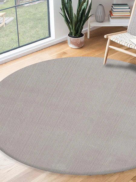 Bild von the carpet Relax Moderner Flauschiger Kurzflor Teppich, Anti-Rutsch Unterseite, Waschbar bis 30 Grad, Super Soft, Felloptik, Sand, 160 cm Rund