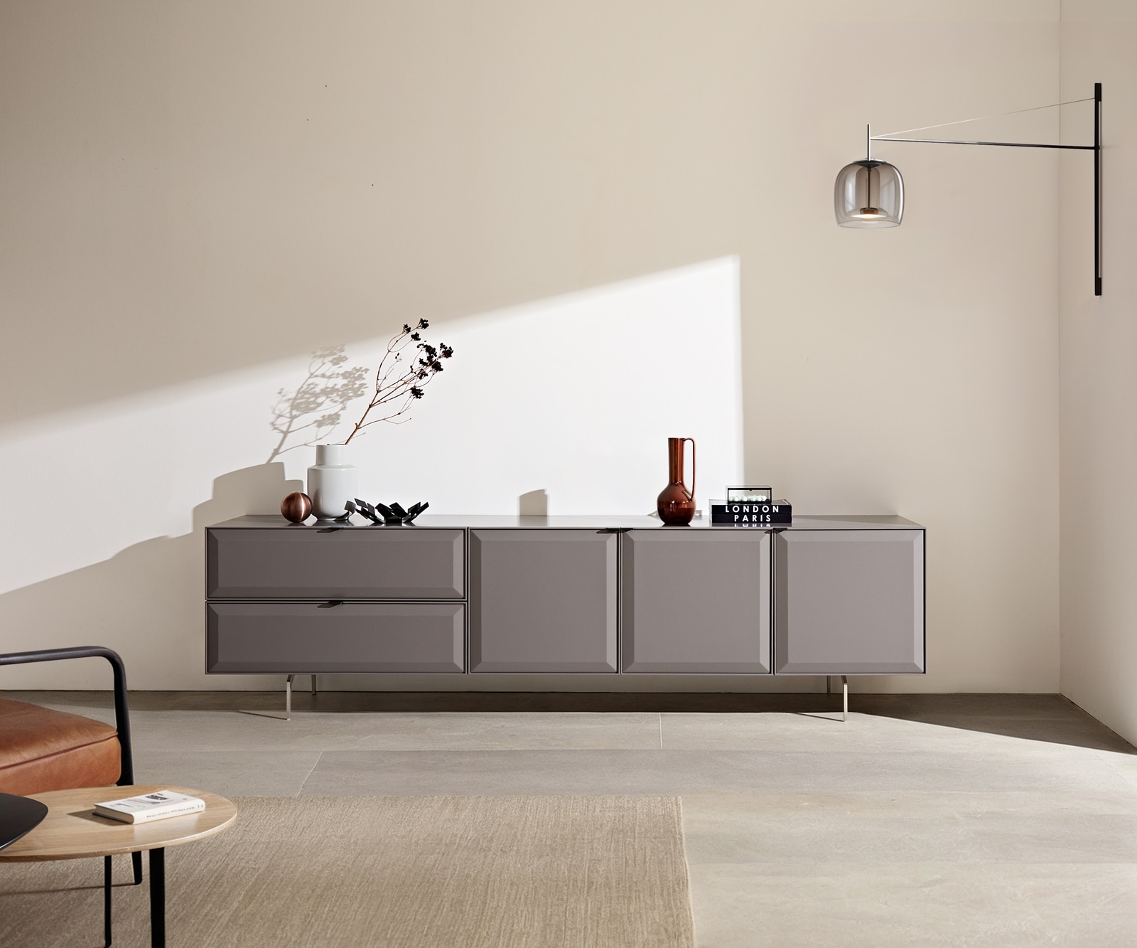Bild von DELIFE Lowboard Marellia 220 cm Grau 3 Türen 2 Schubfächer Winkelfuß Edelstahl, Lowboards