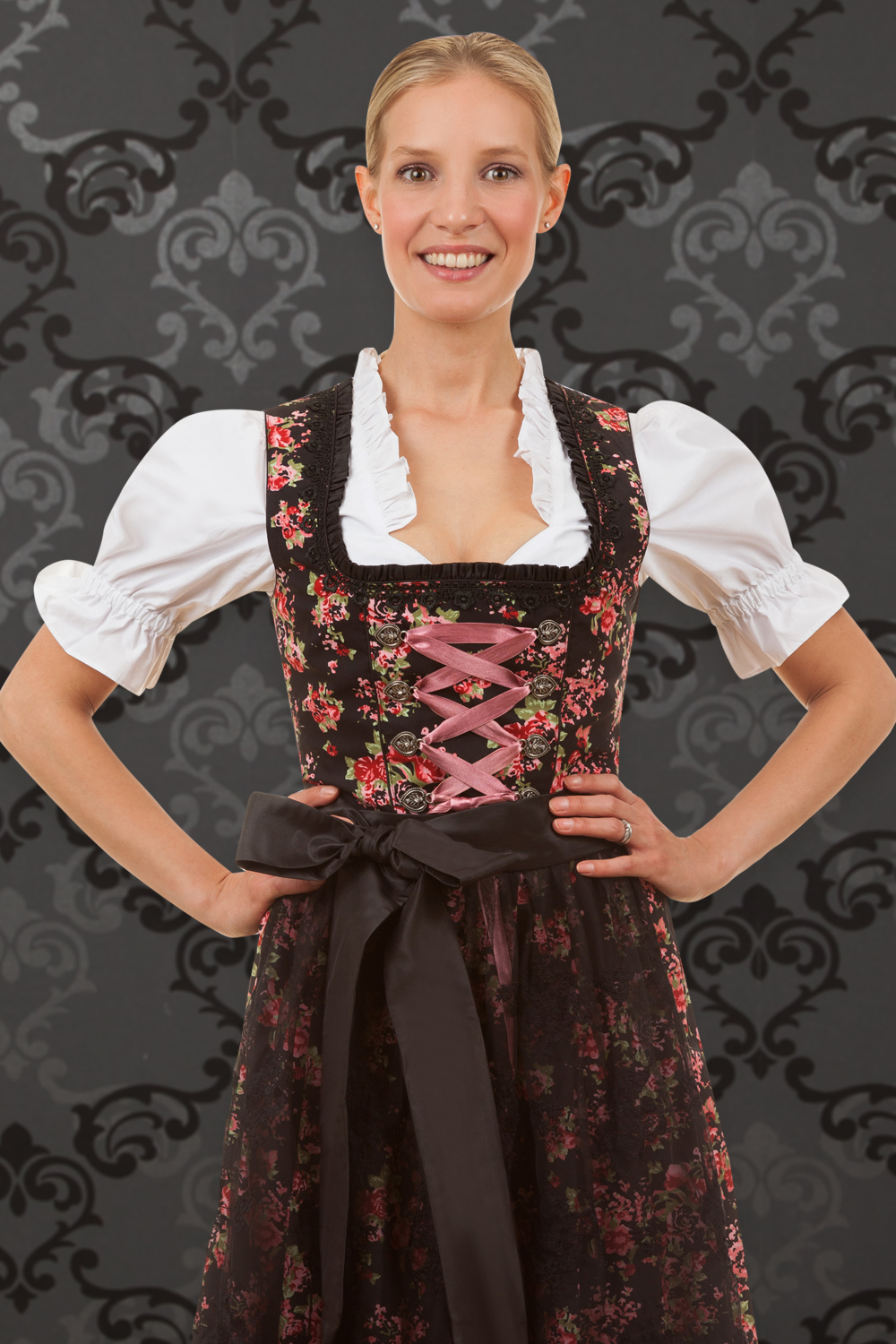 Bild von Midi Dirndl Estefania Blumen schwarz