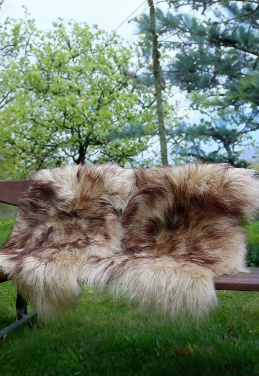 Bild von Lambskin Iceland Stracciatella  Größe: 120-130