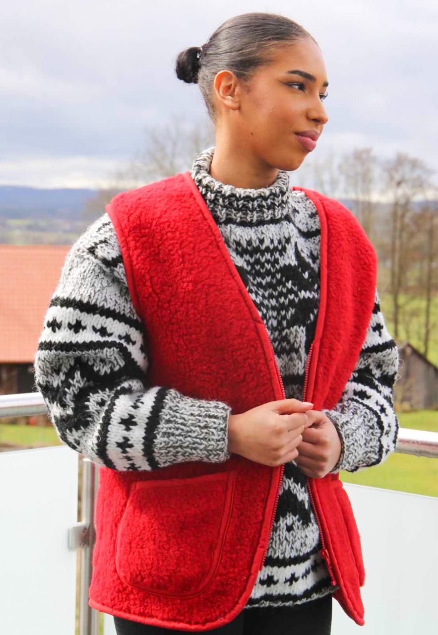 Bild von Unisex Wollweste Beka aus Merinowolle mit Reißverschluss warm und kuschelig Größe 3XL, Farbe Rot