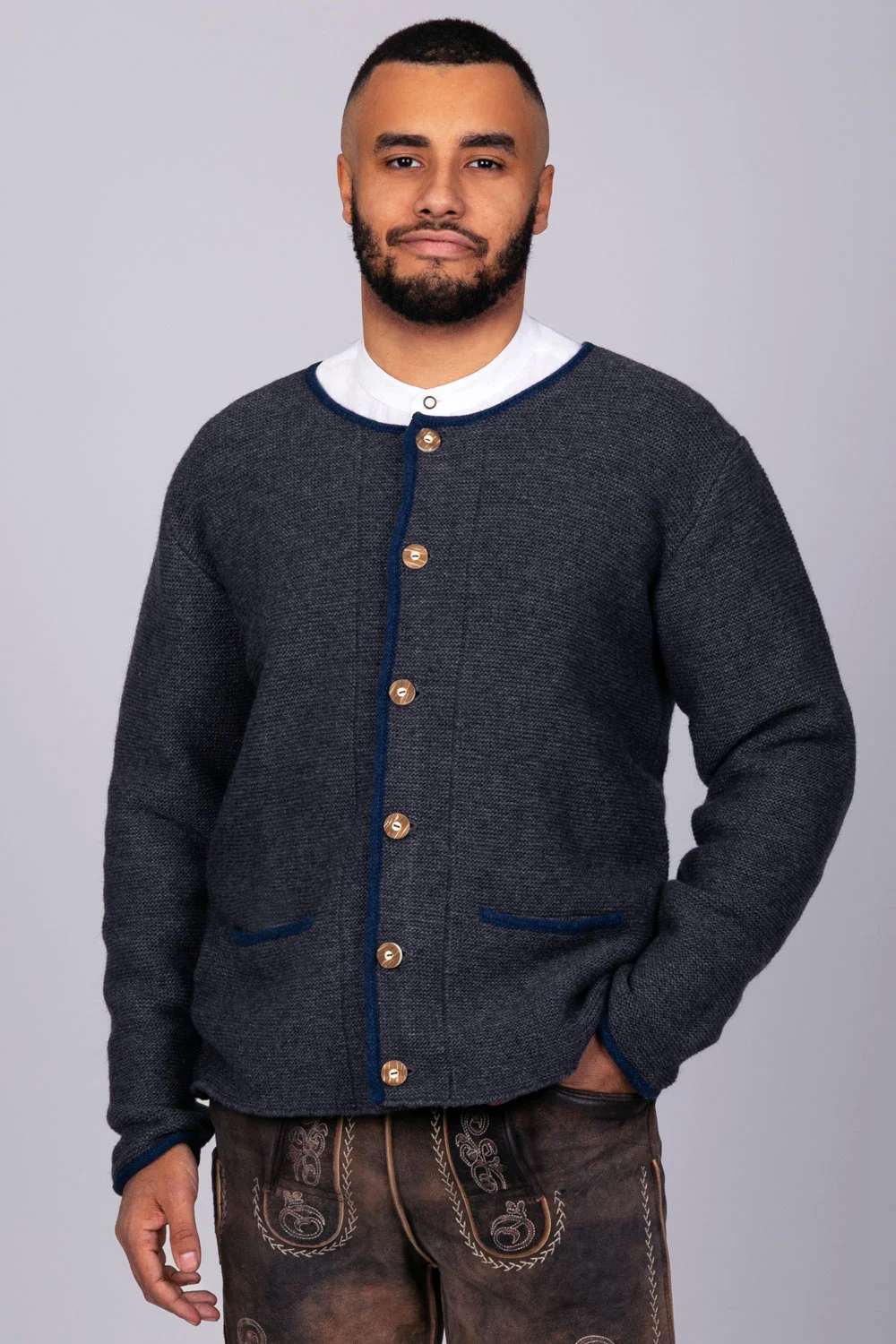 Bild von Trachten Strickjacke Felix anthrazit