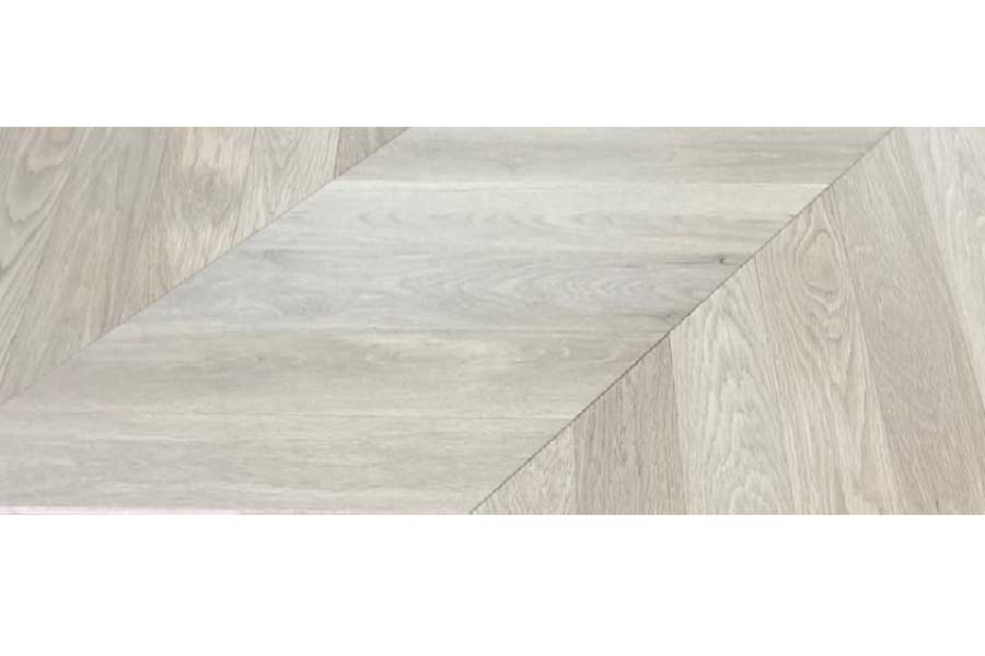Bild von Premium Eiche Parkett, Chevron, Select Sortierung, unsichtbar lackiert, 14 mm (S) x 90 mm (B) x 510 mm (L) Nut- und Feder Verbindung (1,836 m² / Paket)