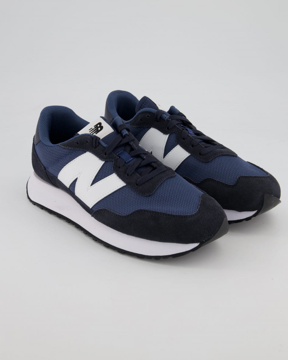 Bild von New Balance Schuhe - Core Veloursleder (Blau, Gr. 43)