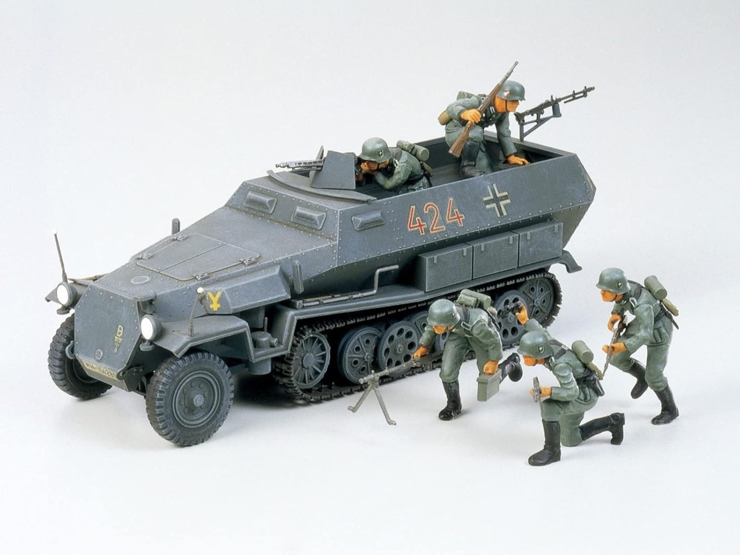 Bild von Tamiya 300035020 - 1:35 WWII Sdkfz.251/1 Hanomag (5), Halbkettenfahrzeug, Grau
