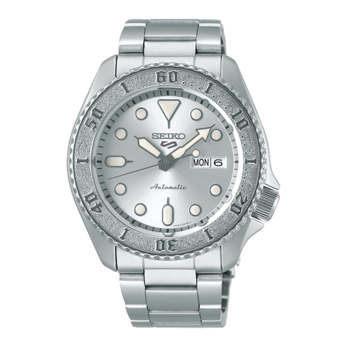 Bild von Seiko 5 Sports Automatic Street (SRPE71K1) – Eine zeitlose Uhr für jeden Anlass
