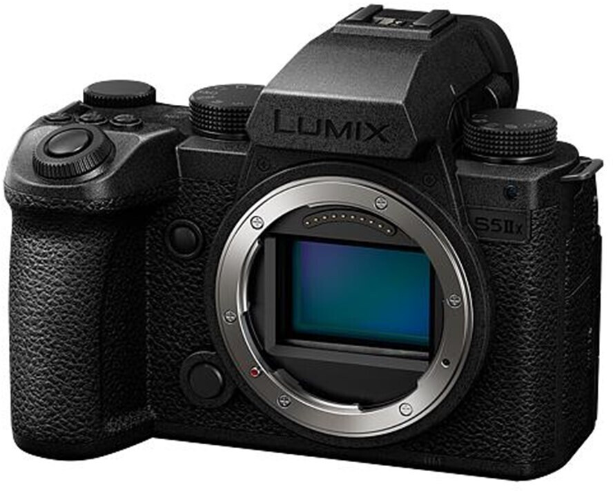 Bild von Panasonic LUMIX DC-S5M2XE Spiegellose Vollformatkamera, 4K 60p & 6K 30p unbegrenzte Aufnahme, Flip Screen, WLAN, Hybrid-Phasen-AF, Active is, Duale Native ISO, DMW-BLK22 Akku, nur Gehäuse, 2160p, 2023